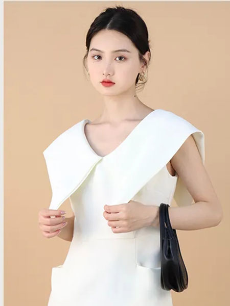 妲小姐Spoiled NyMph女装品牌2024夏季法式白色娃娃领无袖连衣裙