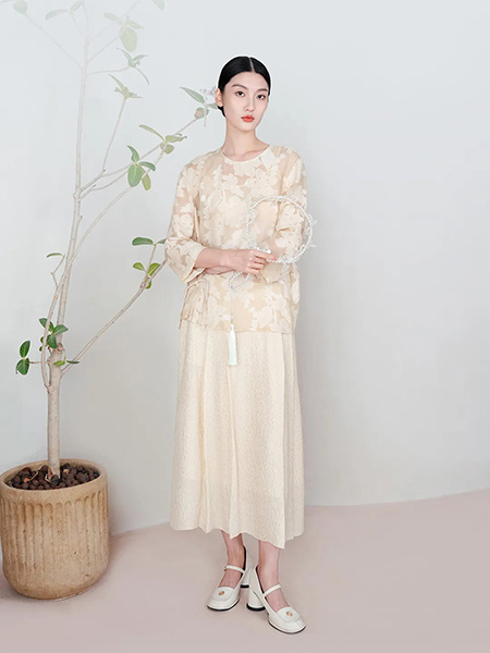 圣卡萝女装品牌2024夏季中国风碎花套裙