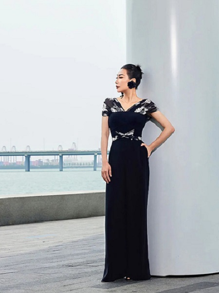 林静茜女装品牌2024夏季气质优雅显瘦连衣裙