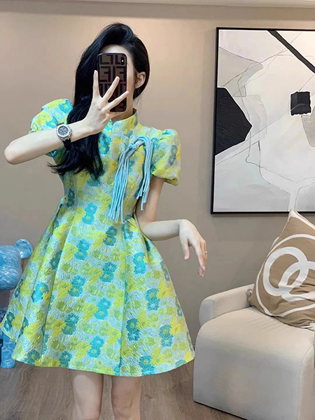皮猫女装品牌2024夏季小众气质泡泡袖蓬蓬A字连衣裙