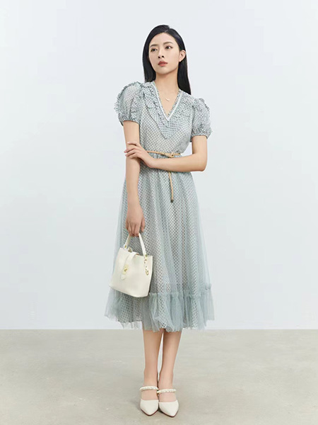 罗曼可女装品牌2024夏季收腰显瘦蕾丝短袖连衣裙