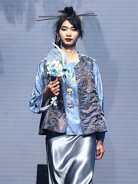 秦西厢女装品牌2025春夏新国风系列