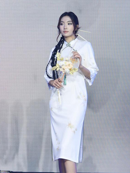 秦西廂女裝品牌2025春夏旗袍系列