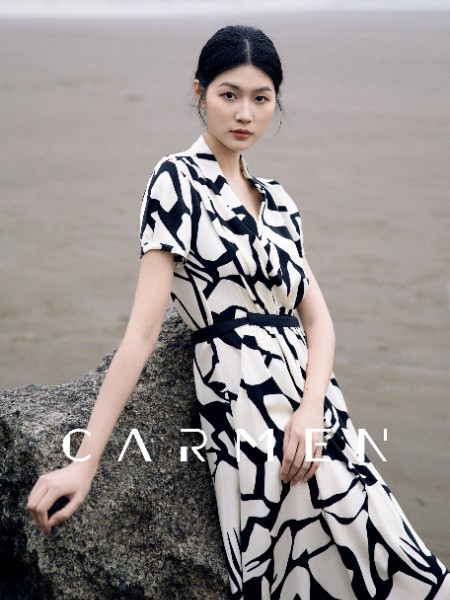 卡蔓女装品牌2025夏季新品
