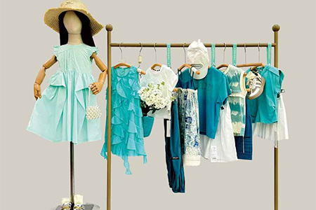 彩色笔童装威廉希尔中文网产品陈列