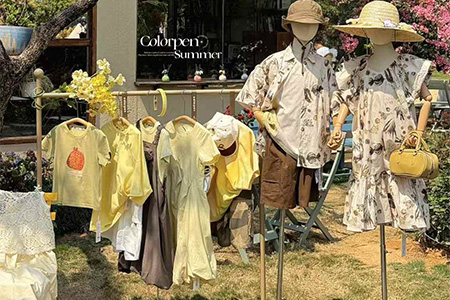 彩色笔童装威廉希尔中文网产品陈列