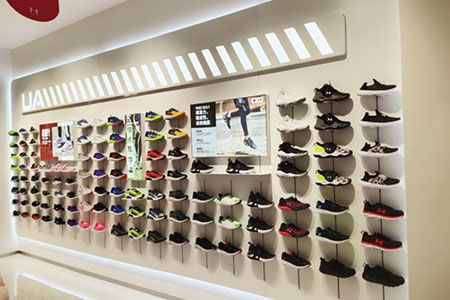 UNDER ARMOUR  KIDS童裝品牌店鋪展示