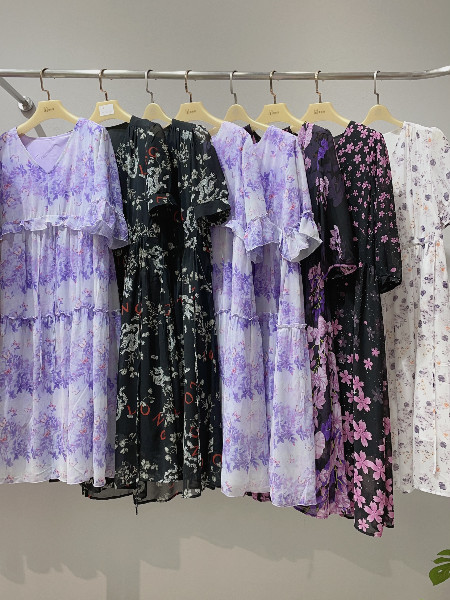 埃芙衣女裝品牌2025夏季新品歐克薩桑蠶絲連衣裙
