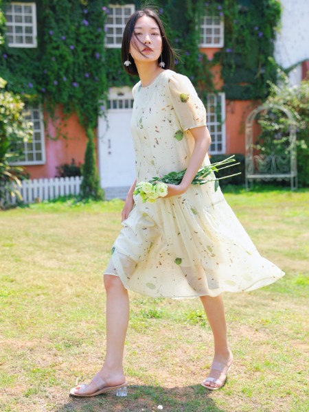 榮子女裝品牌2025夏季新品