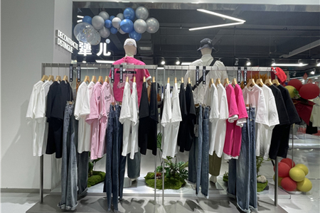 DD男裝男裝品牌店鋪展示