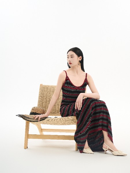 歌詩陌女裝品牌2025夏季新品