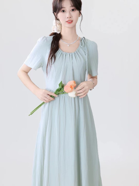 埃芙衣女裝品牌2025夏季新品艾阿瑪尼連衣裙