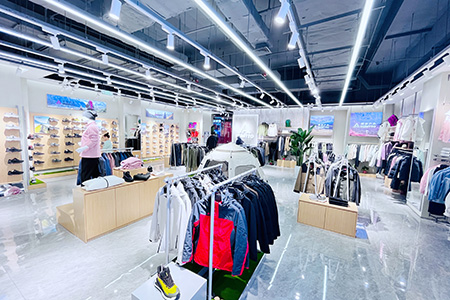 悍途戶外品牌店鋪展示