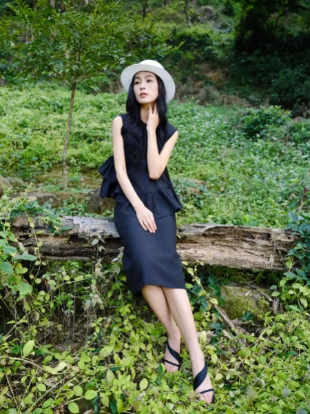 茵嘉女装品牌2025夏季新品