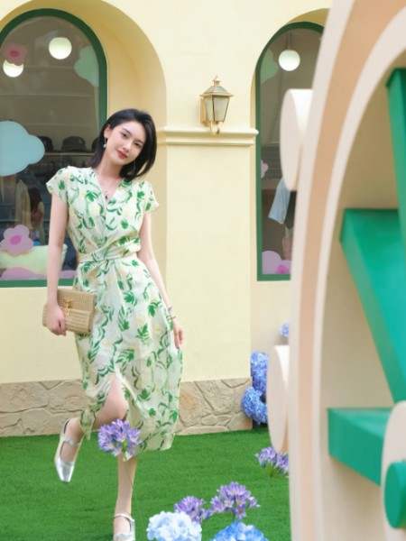 C'EST LILITH希莉莉斯女装品牌2025夏季新品